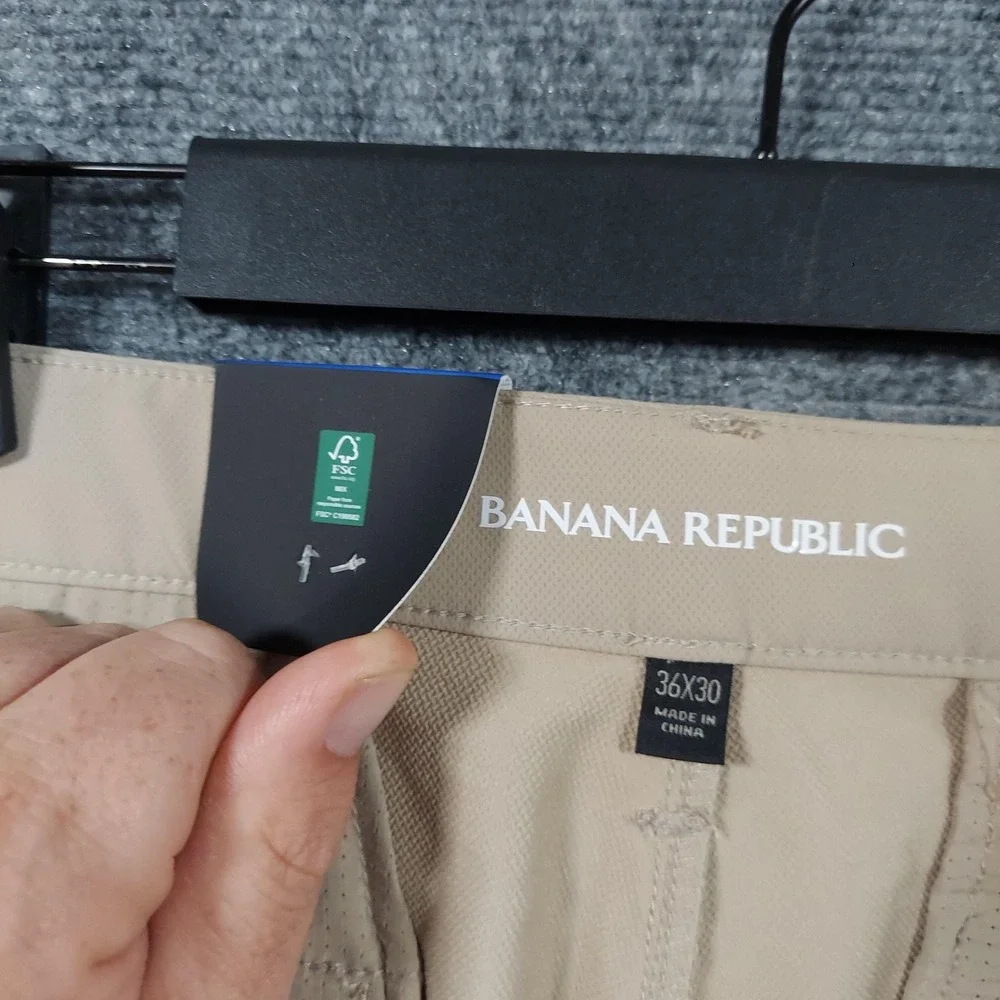 NEW Banana Republic Pants Mens 36x30 Beige Dress Flat Front Slim Microfiber